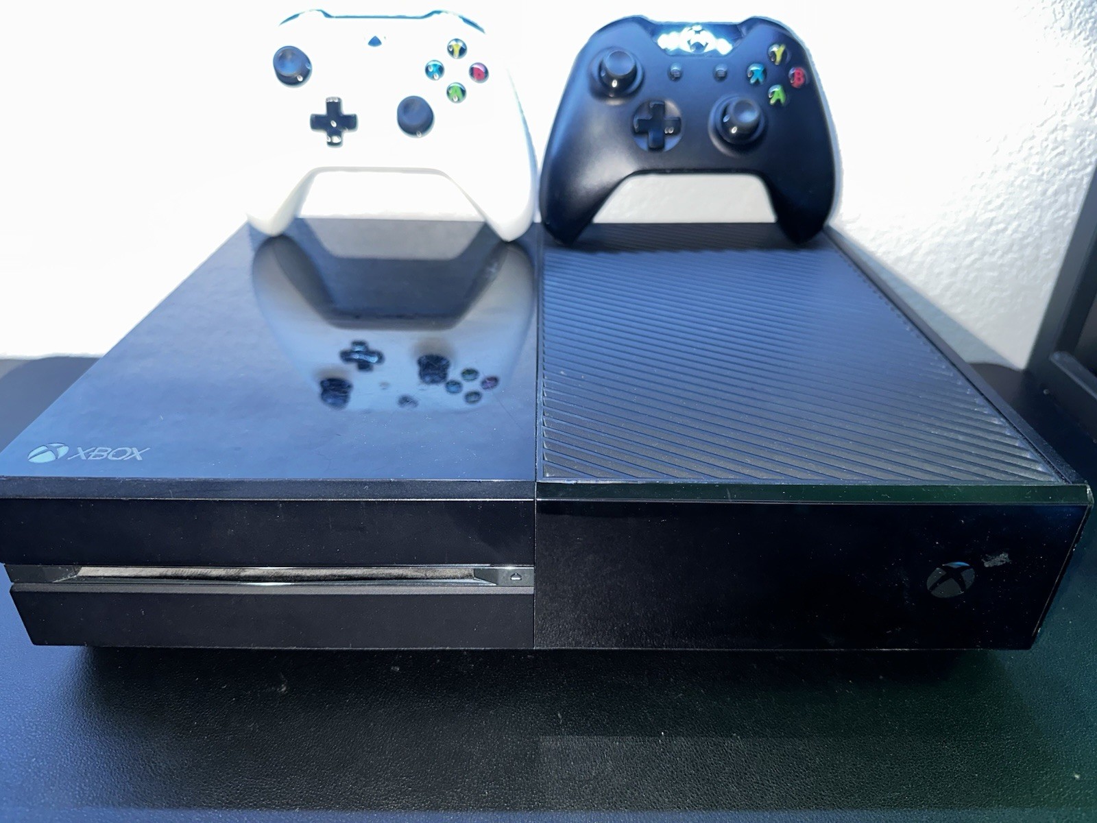 Microsoft Xbox One 500GB Console – Black With 2 Controllers & Cords Tested Works