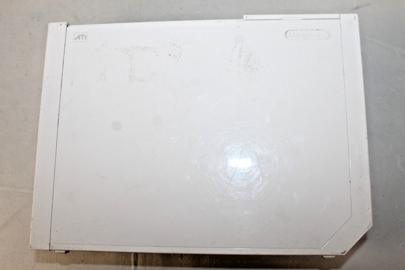 Nintendo Wii RVL-001 512 MB Home Console – White