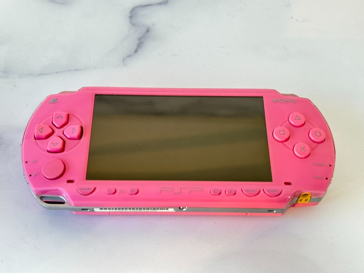 Sony PSP-1000 2000 3000 Console region free / Charger + Battery + Memory Stick