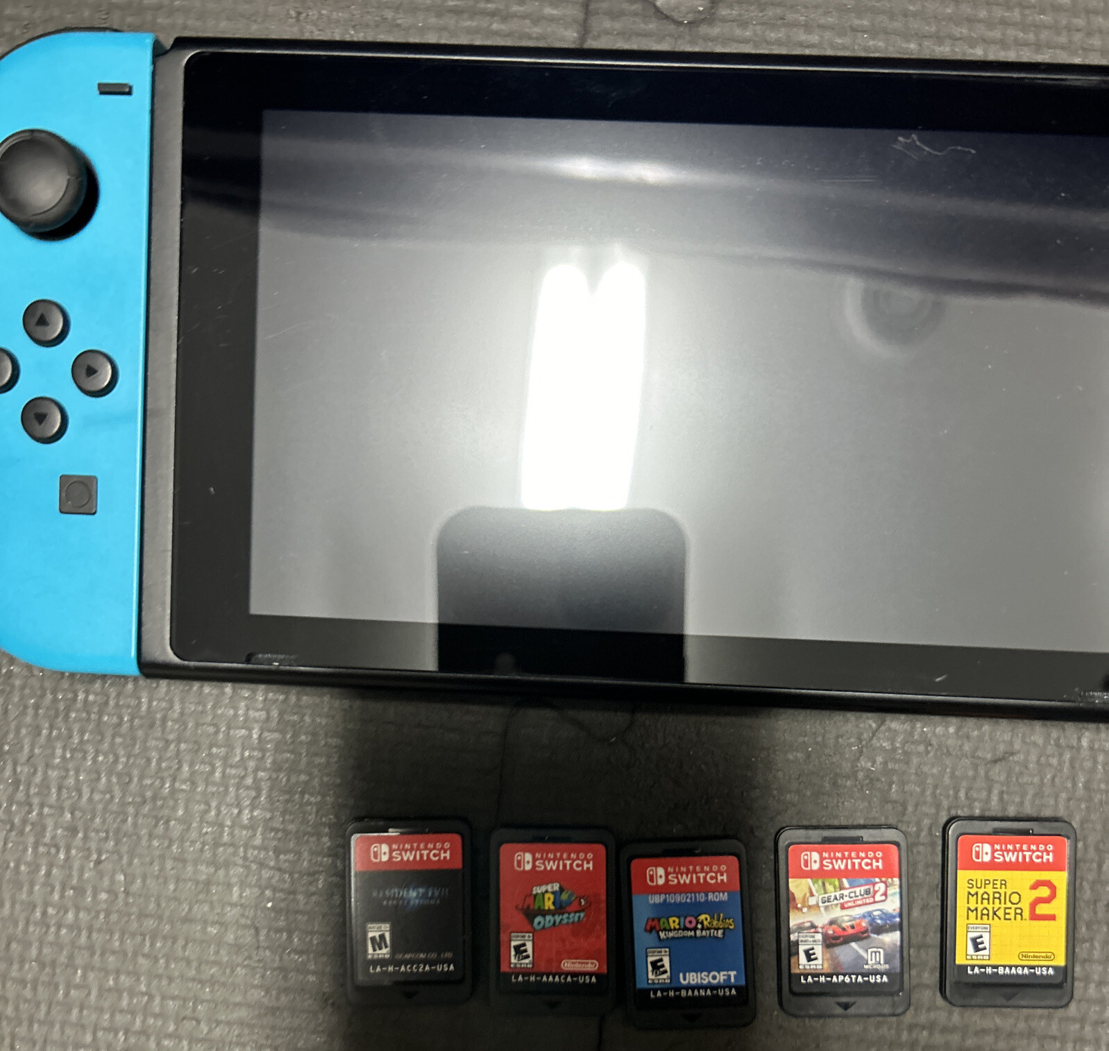 NintendoSwitch HAC-001 32GB Console + 5 Switch Games