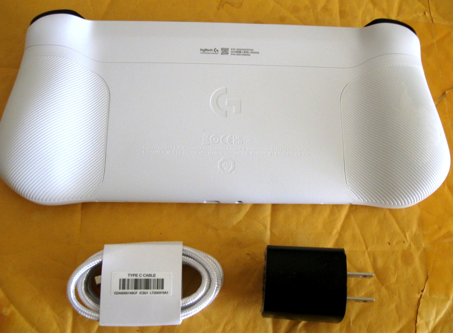 Logitech GR0006, G CLOUD Handheld Gaming Console Portable 1080P 7-In Touchscreen
