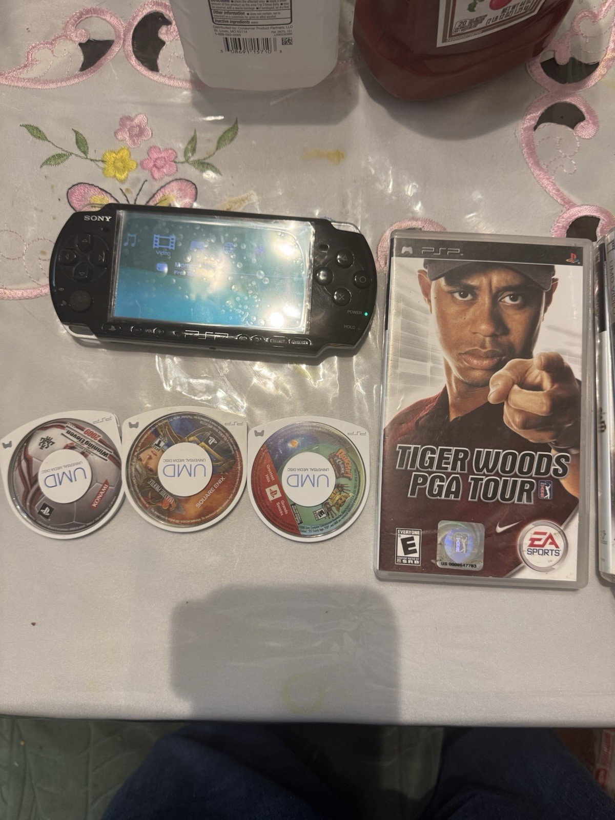 PSP 3001 Black bundle 4games 4 Movies / Charger / Battery.