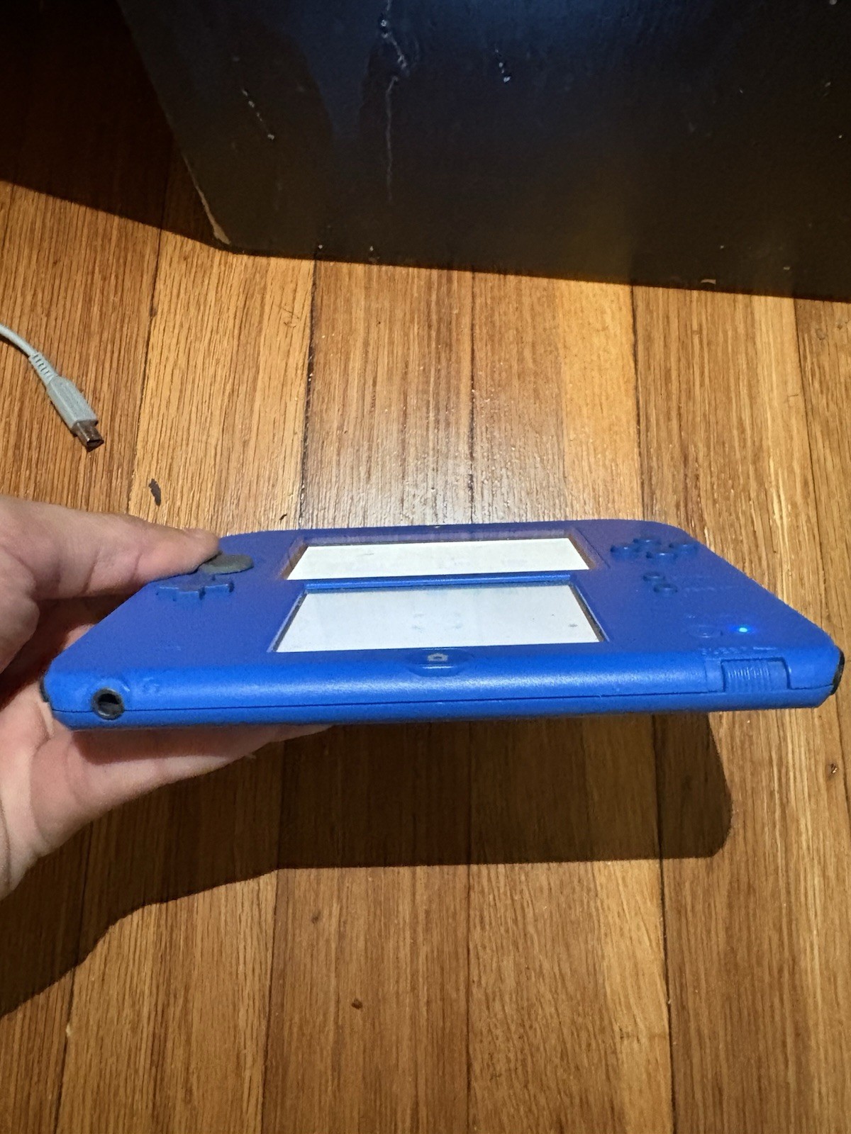 Nintendo 2DS FTR-001 Blue 4GB Wi-Fi w/ Pokemon Black, Pokemon X, Adapter