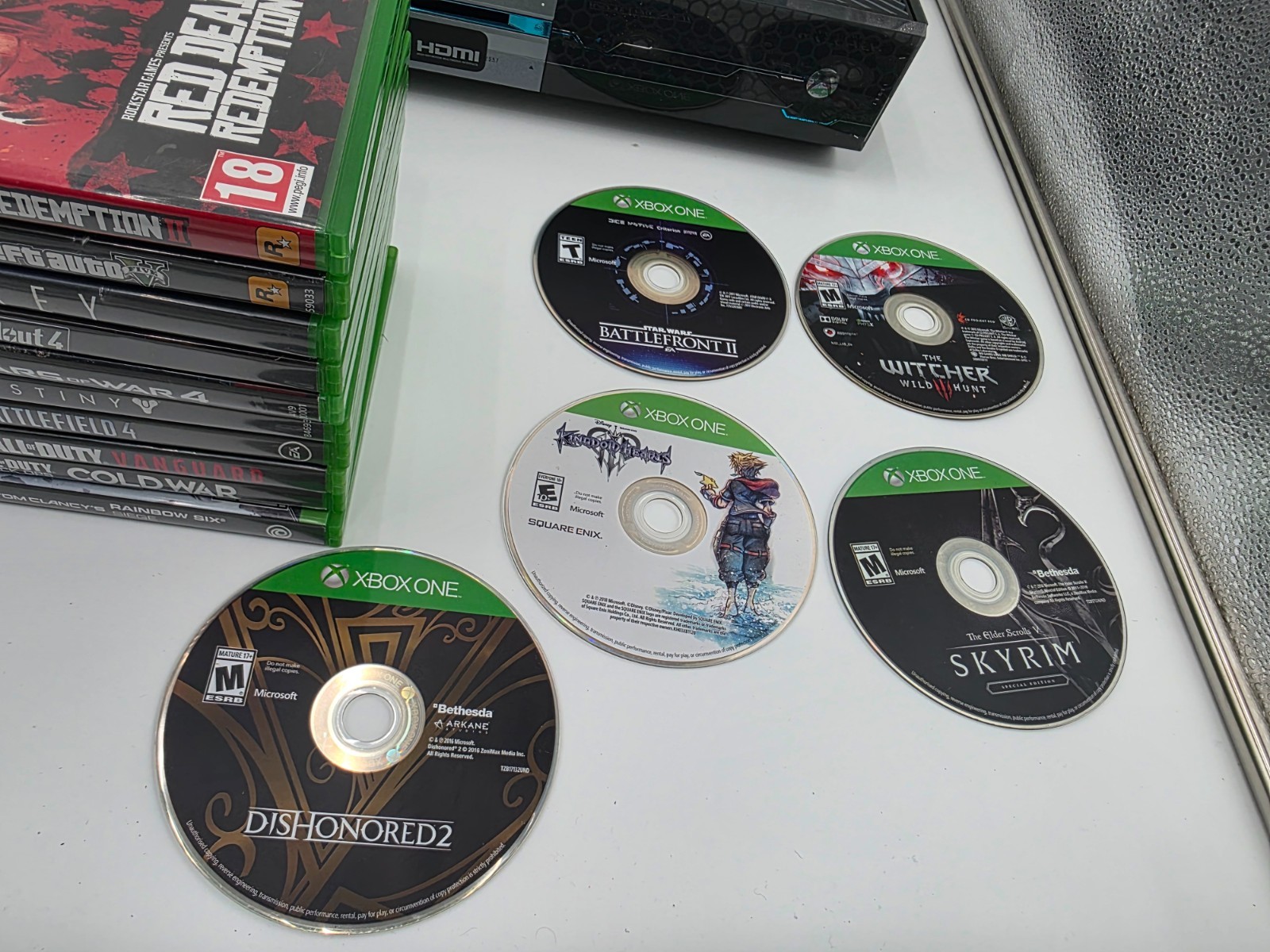 Halo 5 Guardians Xbox One Console w/ 25 Games Bundle 1TB