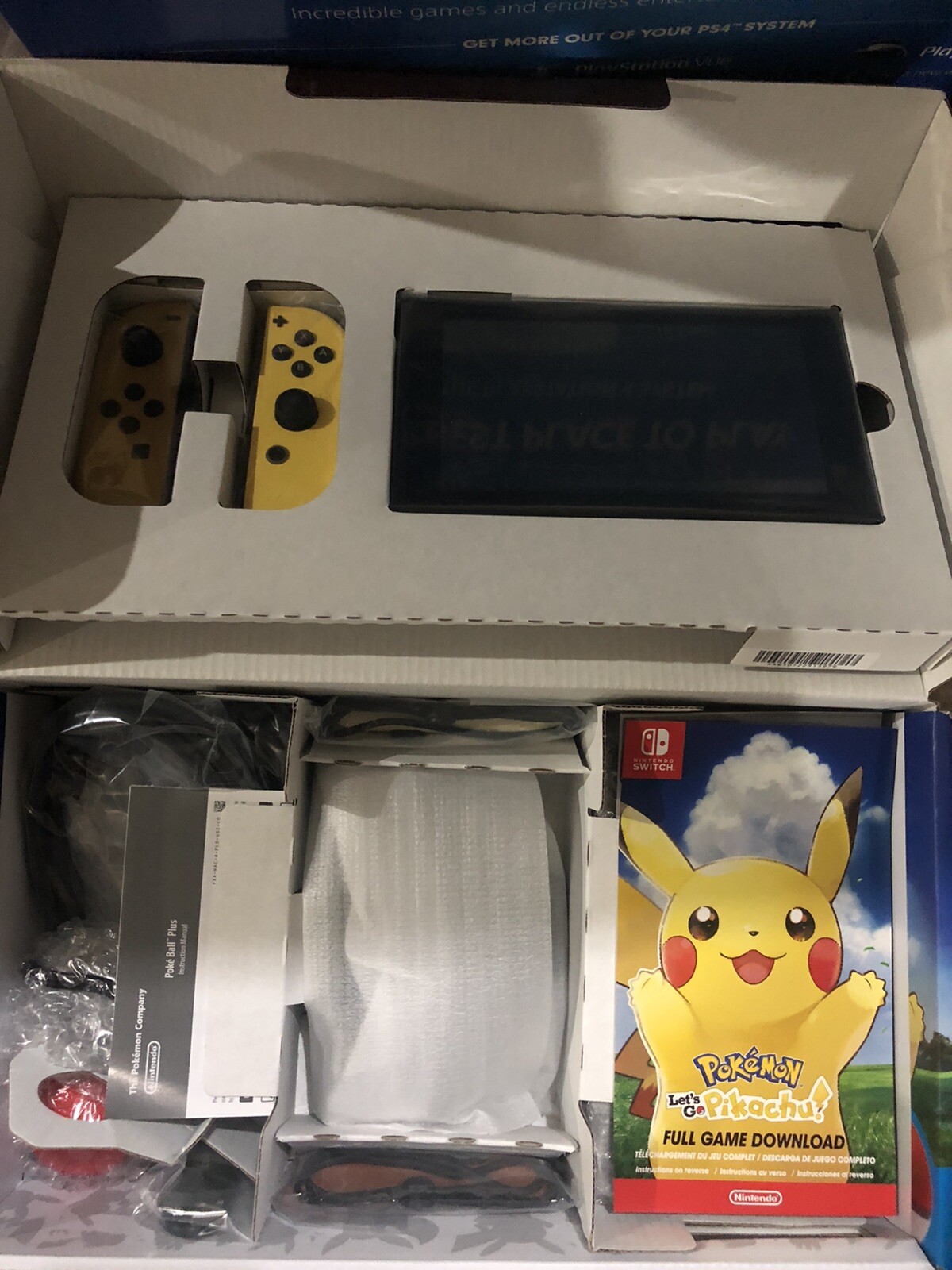 Nintendo Switch Pikachu Edition Bundle Pokemon Let’s Go Pikachu + Poke Ball Plus