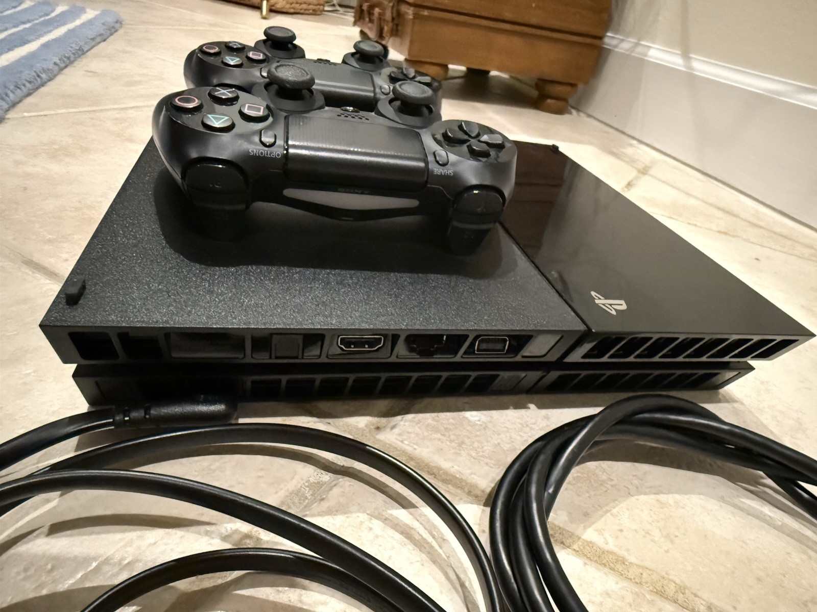 Sony PlayStation 4 PS4 Console Bundle 500GB Black + 2 DualShock 4 Controllers