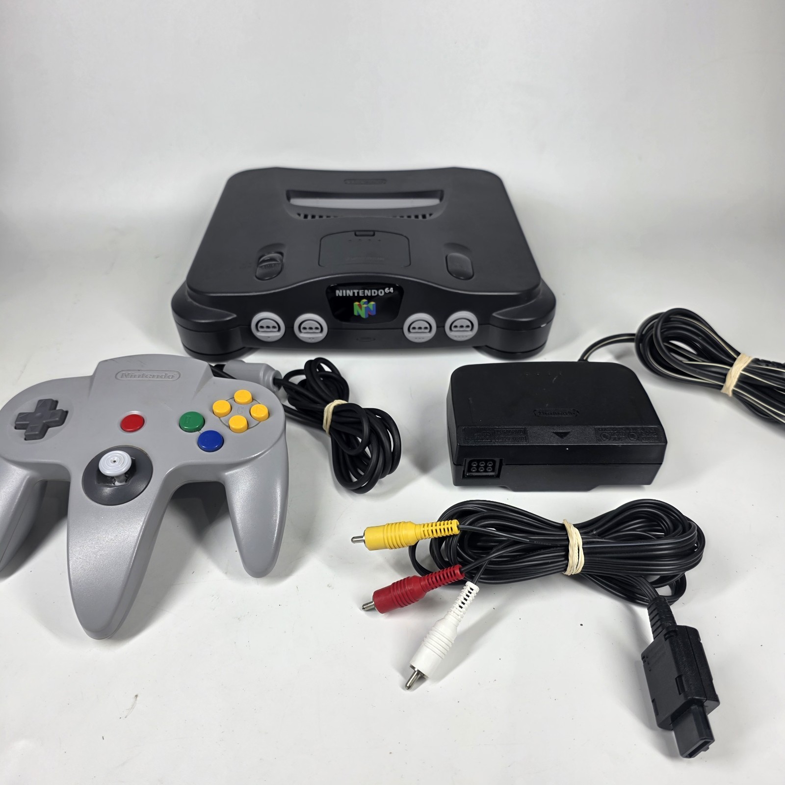 Nintendo 64 Black Console N64 w/ Grey Controller Power & AV Cables ALL OEM