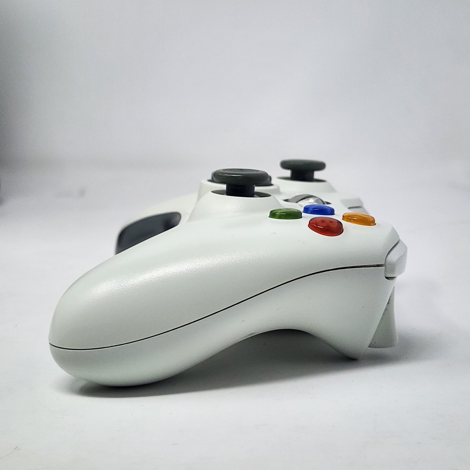 White Xbox 360 Slim 250GB Console Kinect Set w/ OEM Controller & 6 Games TESTED