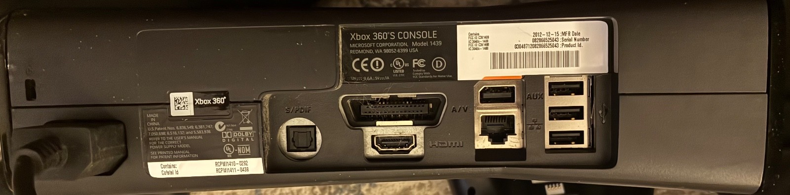 Xbox 360 Slim 1439 4gb Console Kinect Bundle Controllers Battery Pack Power Cord