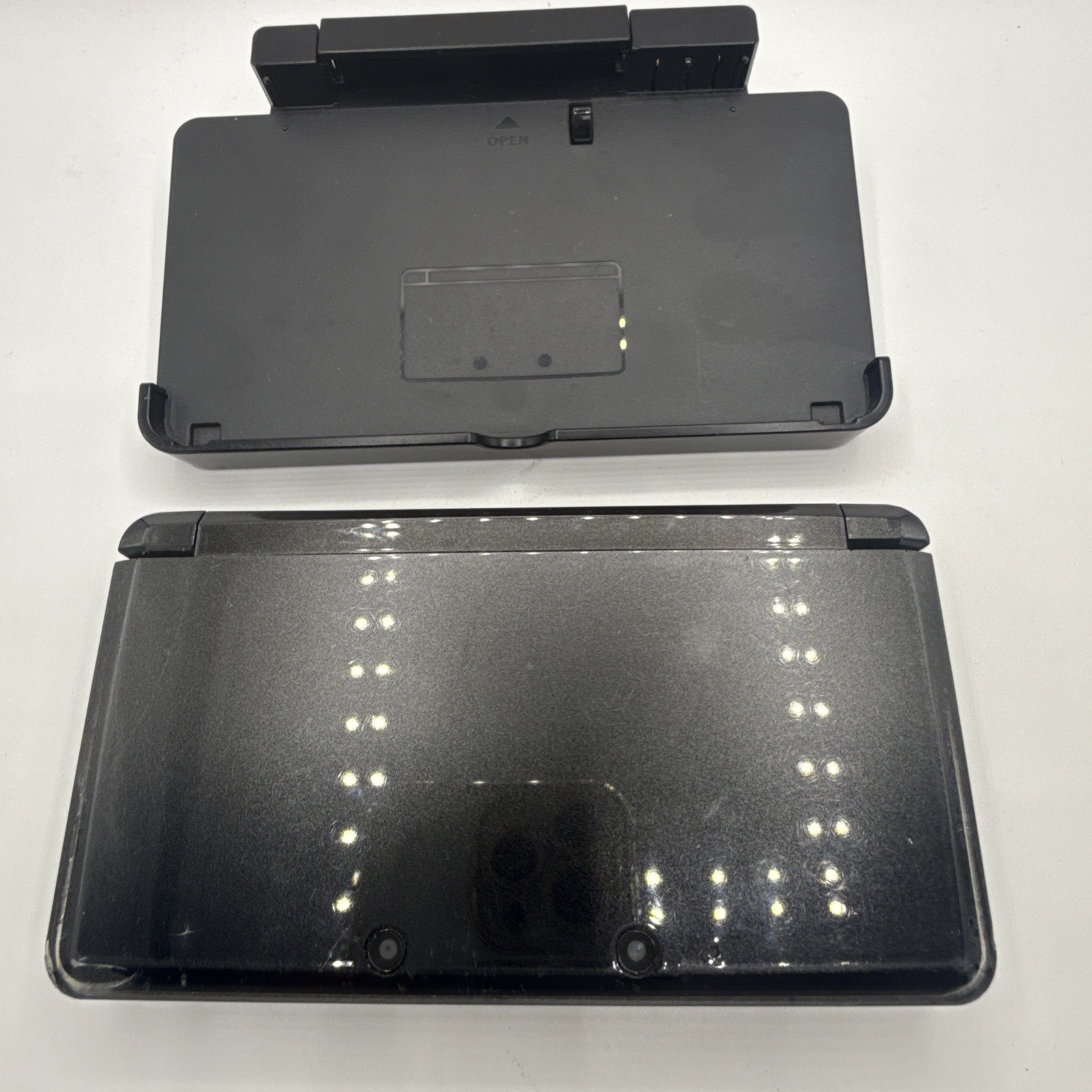 Nintendo 3DS Console Bundle Black Gray: Charger, Dock, SD Card, 3 Games
