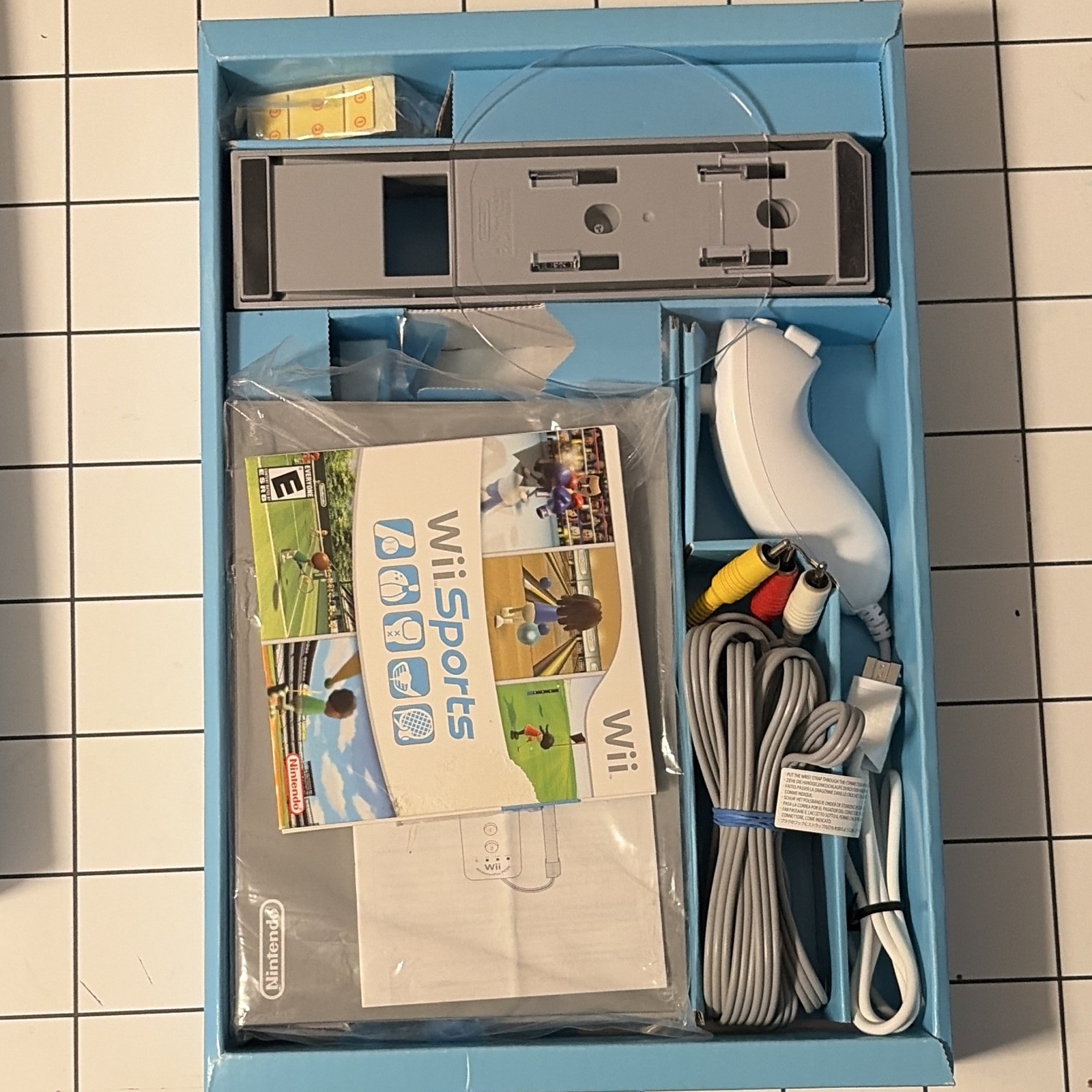 Nintendo Wii RVL-001 White Console NTSC-U/C Wii Sports CIB Tested Clean Package