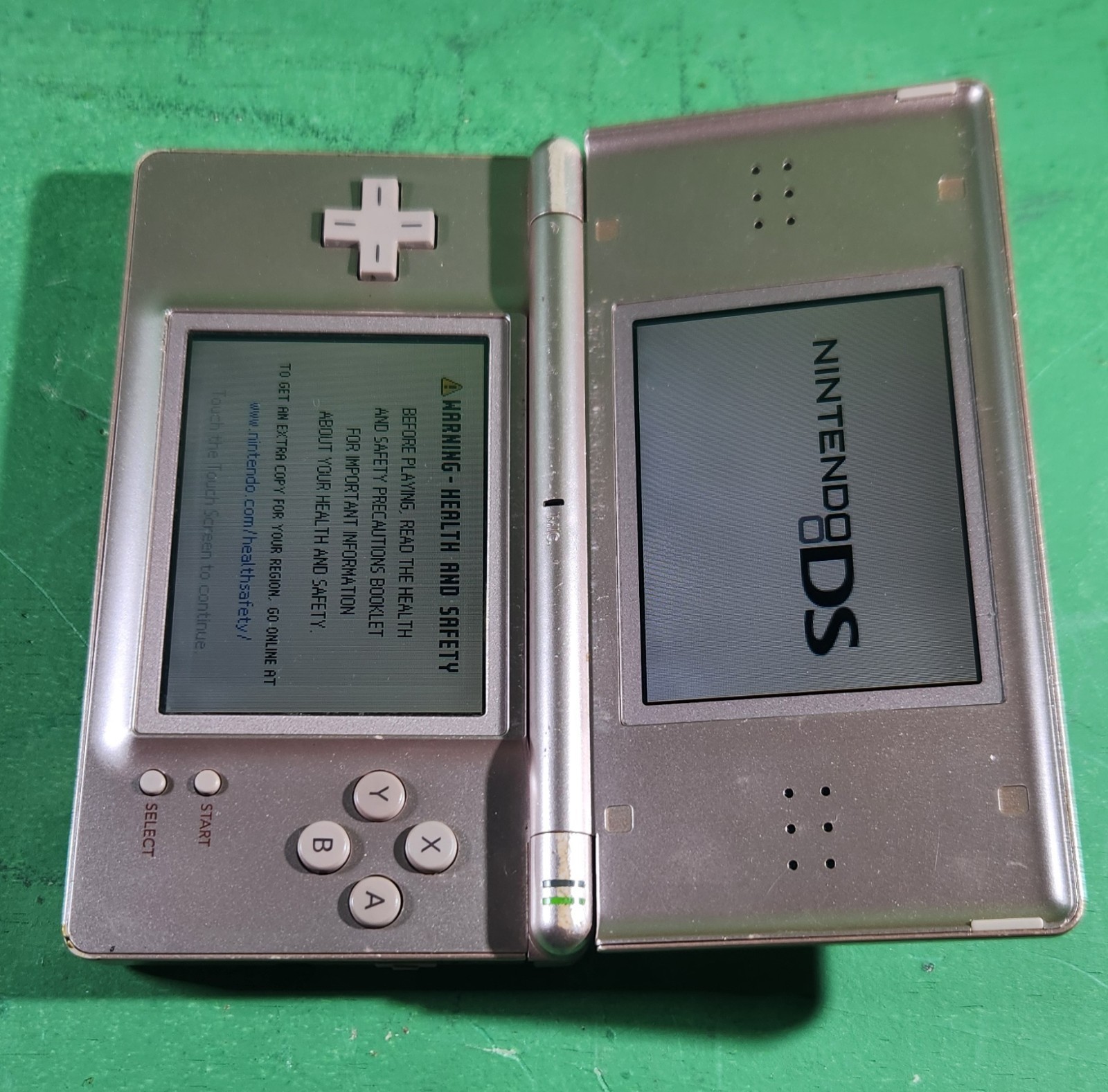 METALLIC ROSE PINK NINTENDO DS LITE SYSTEM W CHARGER CONSOLE HANDHELD USG-001