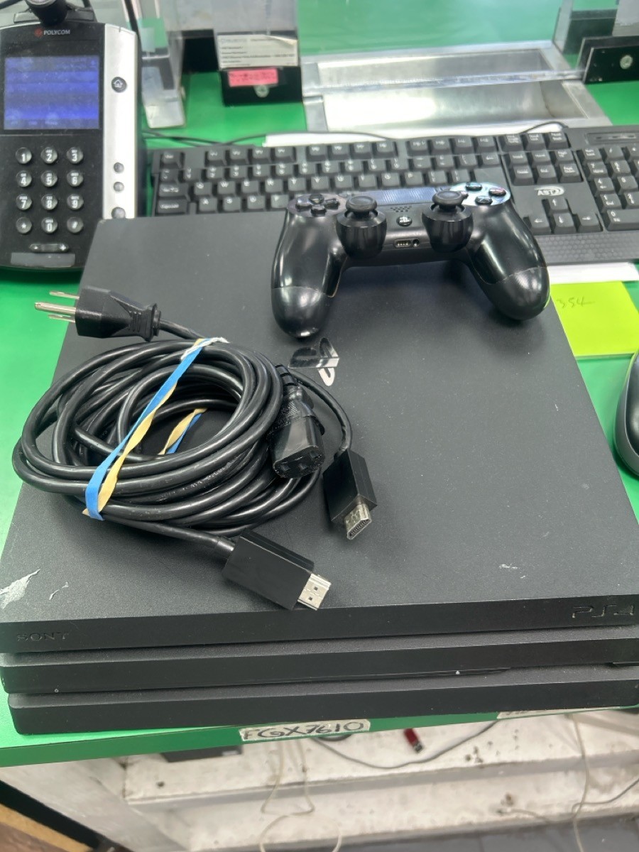 SONY PS4 PRO (E13007247)