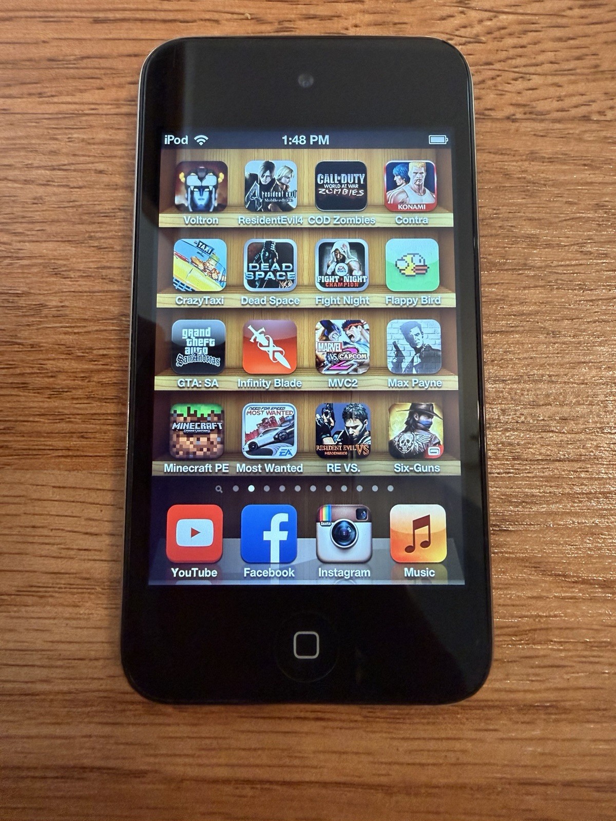 iPod touch 4th 64gb 160 Retro Games Voltron Resident Evil Infinity Blade