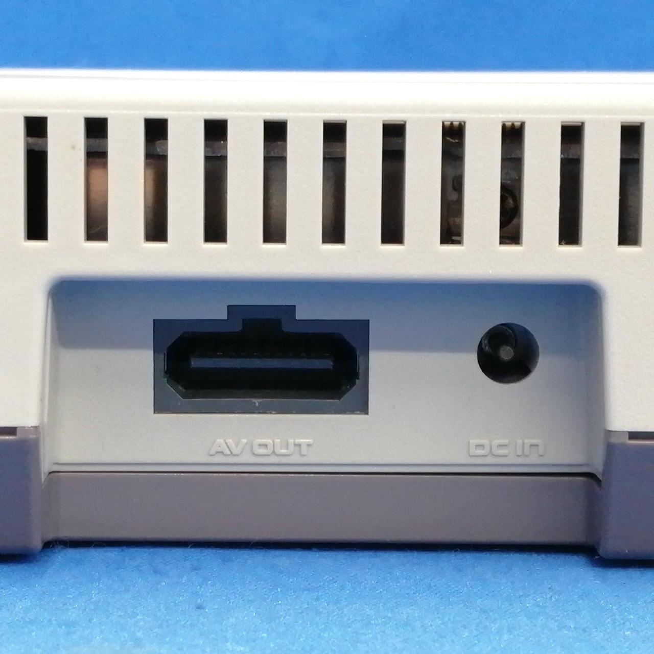 Nintendo New Famicom HVC-NFF Console CIB Box 2 Controllers AV AC Adapter JP