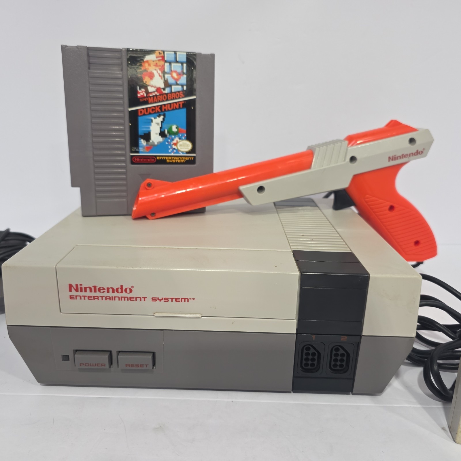 VTG 1985 Nintendo NES-001 Console Controller Super Mario Duck Hunt Bundle Game