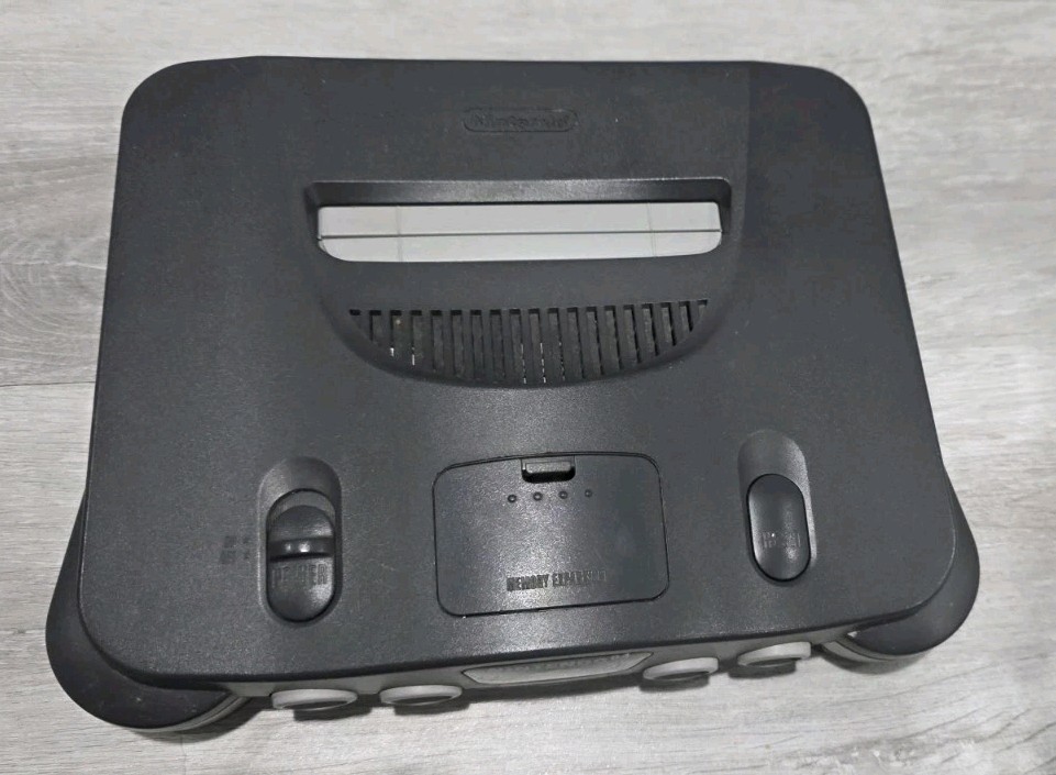 Nintendo 64 N64 Console Black (NUS-001) with 4 games + controller