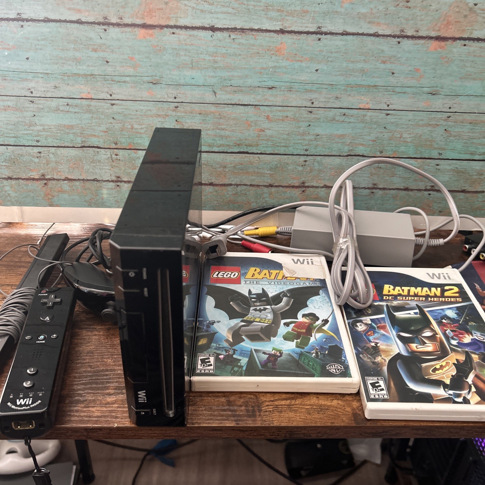 Nintendo Wii Black Bundle With Controller Nunchuck And 2 Batman Games