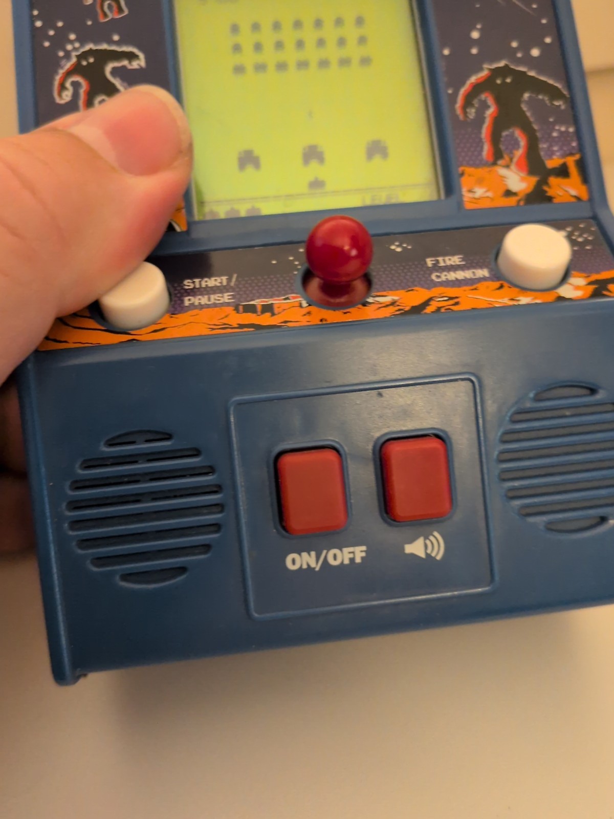 SPACE INVADERS Mini Handheld Arcade Cabinet Classic Video Game TESTED