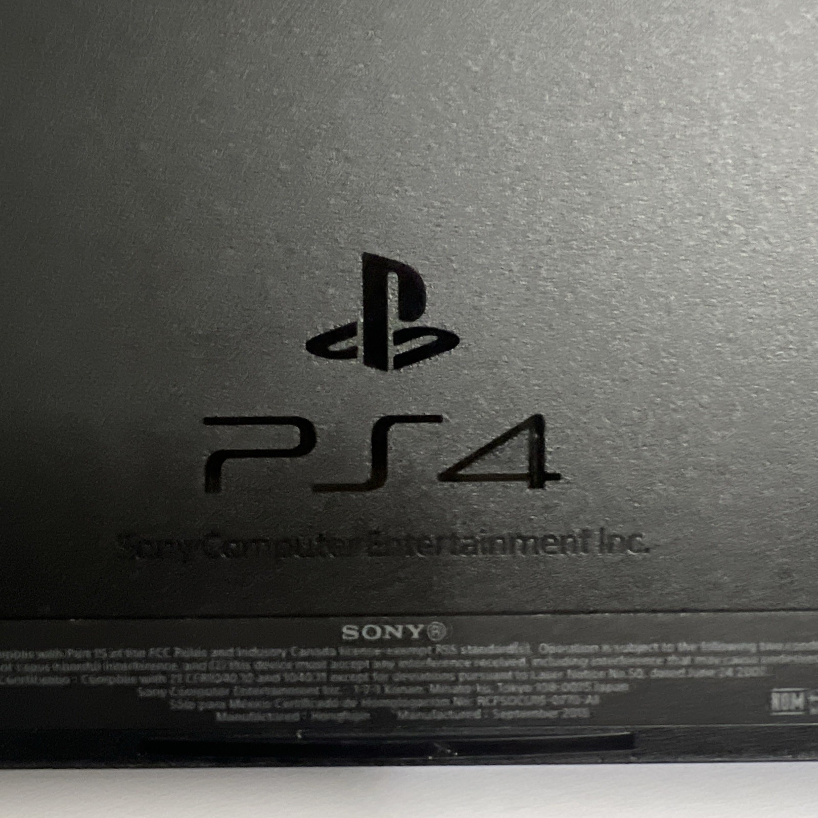 Sony PlayStation 4 PS4 Call of Duty: Black Ops III Edition Console & Controllers