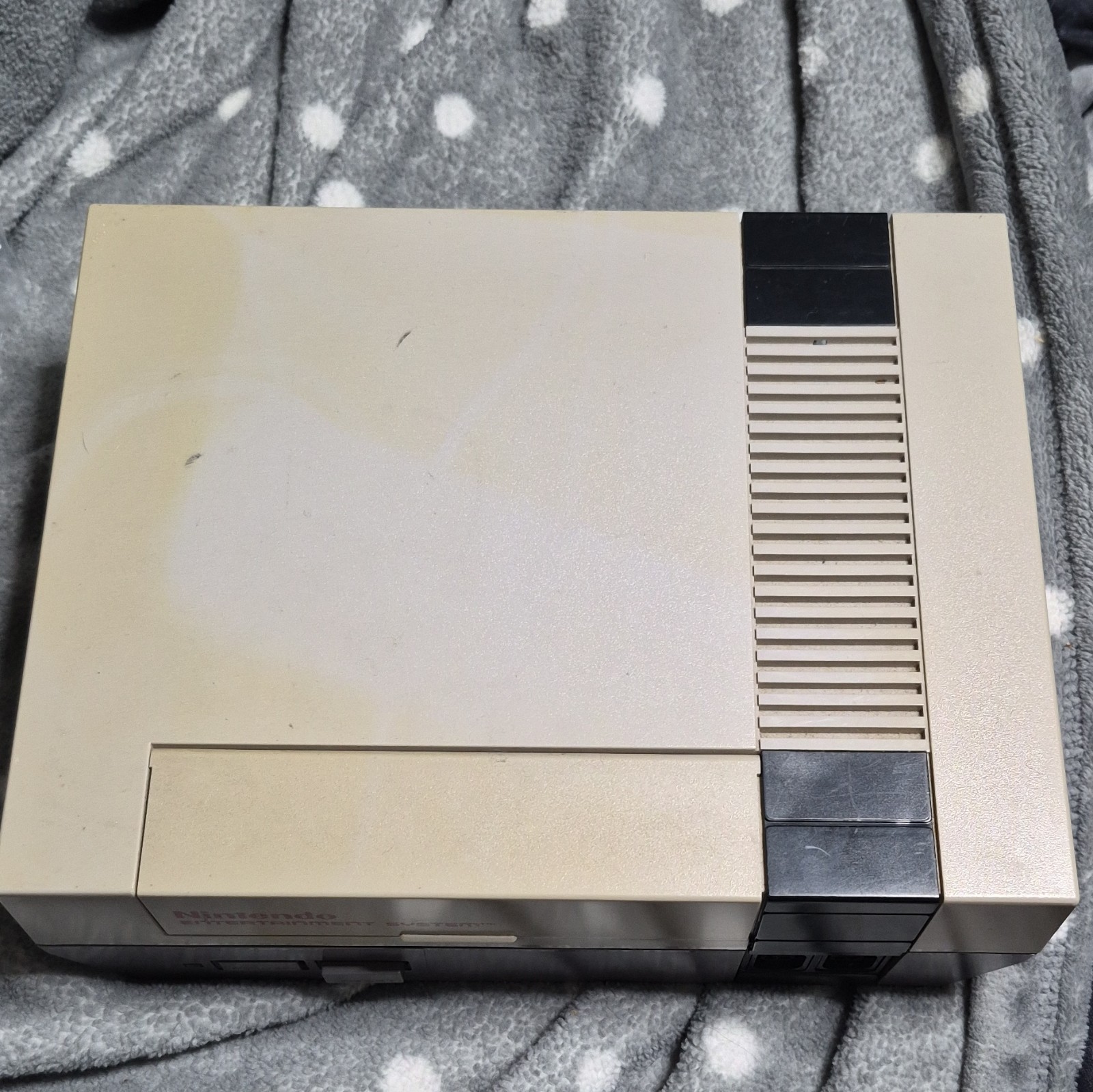 Nintendo NES Entertainment System Console NES-001 NTSC-U/C RF Gray 1985