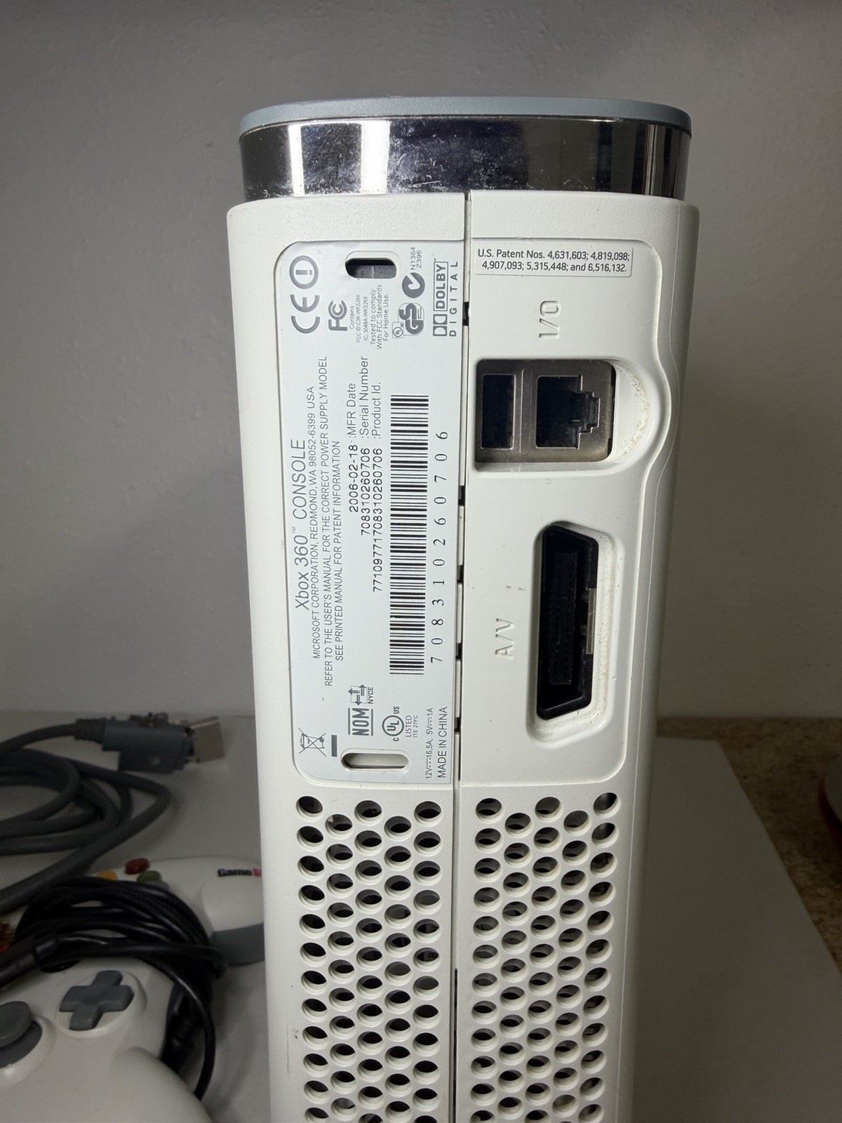 Microsoft Xbox 360 White Console NTSC-U/C 1080p HDMI w/ controller Parts Only