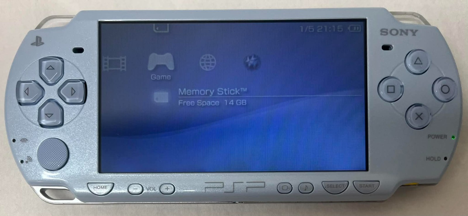 PSP2000 Felicia Blue / New Battery / Genuine Sony Charger / Region Free / 16 GB