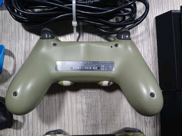 Sony PlayStation 4 CUH-1215A Gaming Bundle 15 Games 2 Camo Controllers Cords W@W
