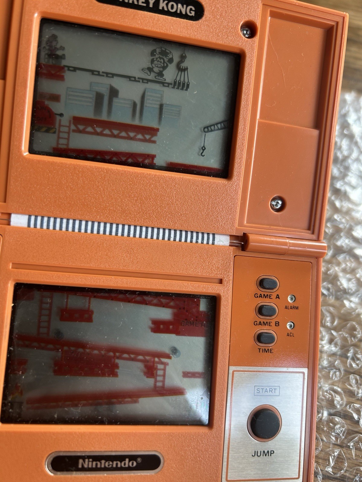 NINTENDO Donkey Kong Game and Watch (DK-52) 1982 WORKING No Batt Cover