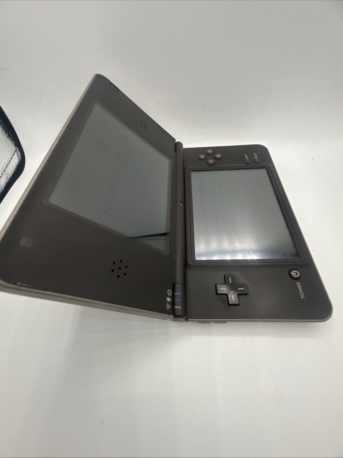 Nintendo DSI XL Handheld Console Bronze UTL-001 Bundle 8 Games, Charger, Stylus