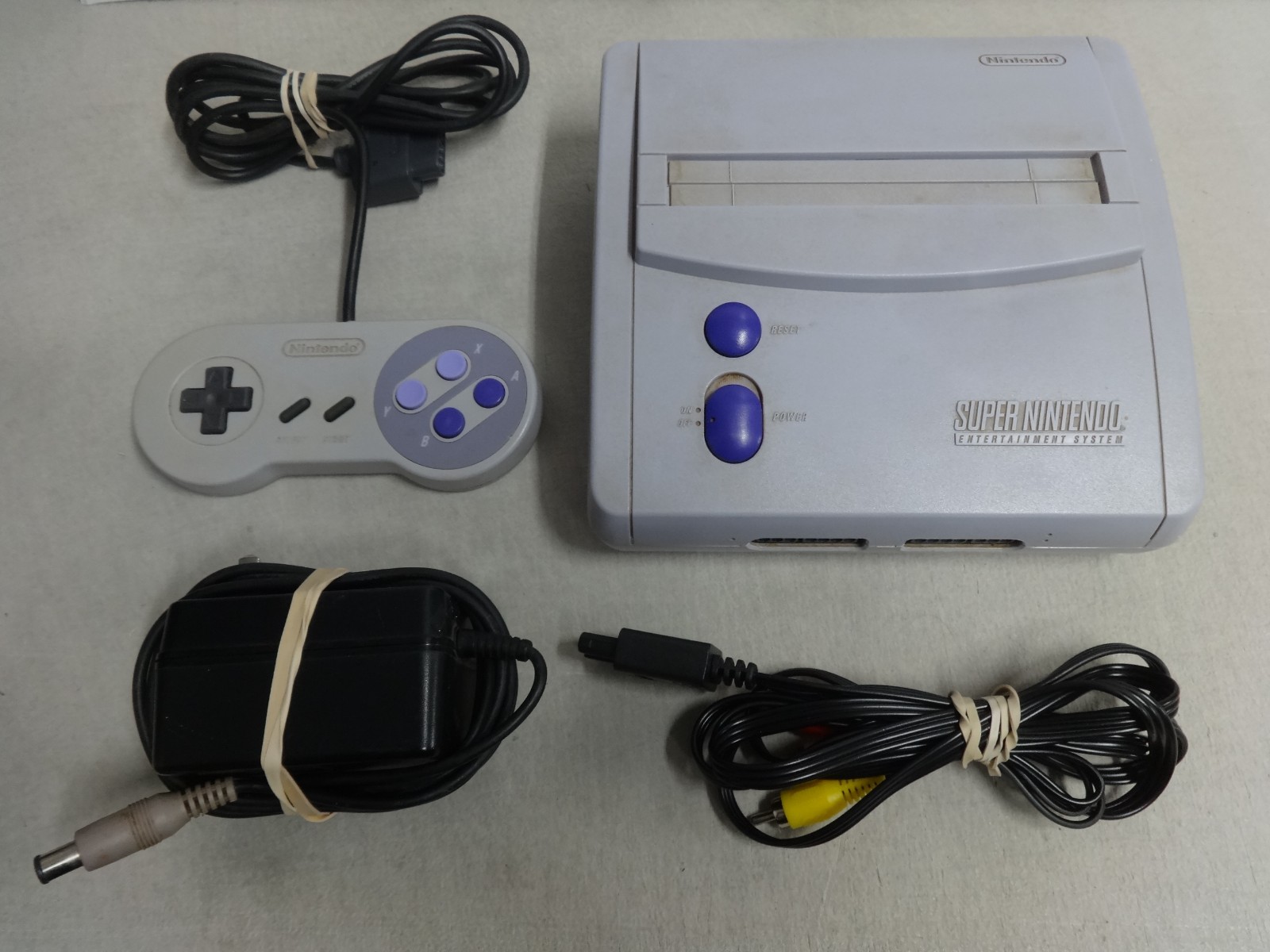 Super Nintendo Entertainment System SNES Jr. Console SNS 101 Tested & Works Auth