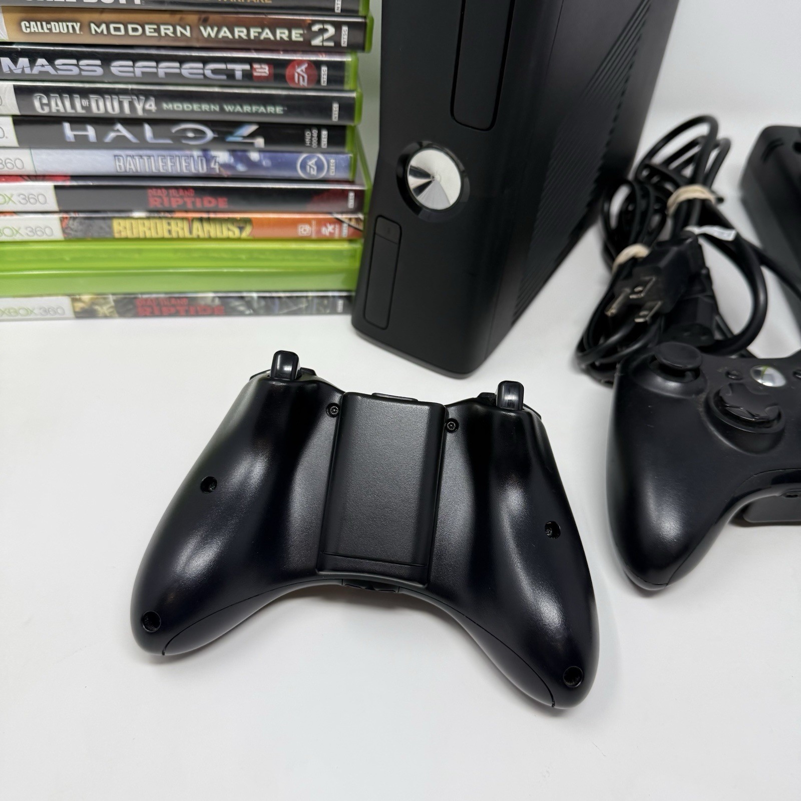 Xbox 360 S 320GB Console Bundle 15+ Games 2 OEM Controllers Tested Working