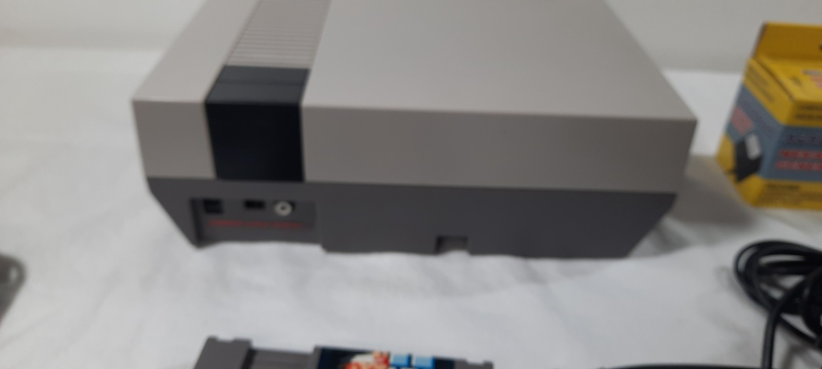 1985 Original NES With New 72 Pin con. 2 Original Controllers New P/S + Mario
