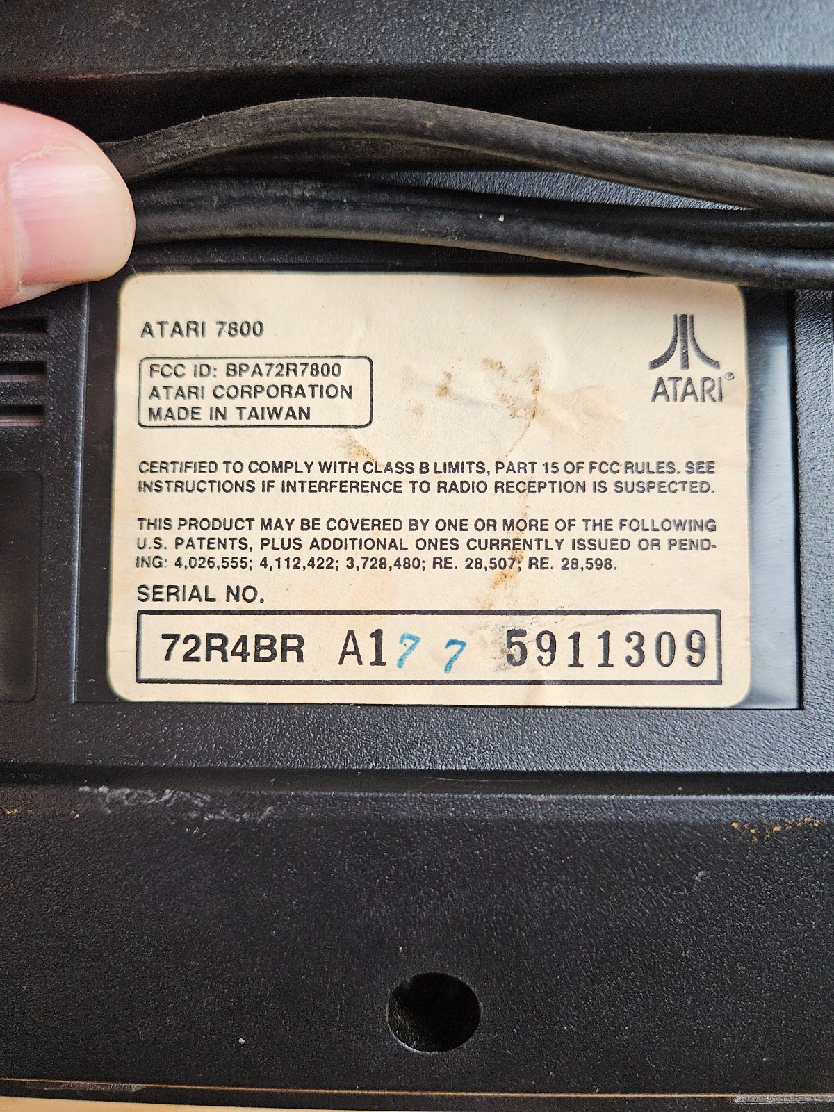 Atari 7800 Console w/ 2 Controllers Manual Catalogs TV Cord POWERS ON