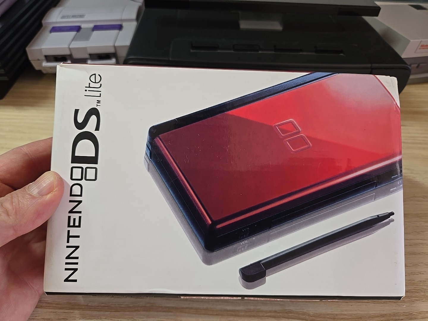 Nintendo DS Lite Crimson Handheld System – Red/Black – GBA Port NOT Working