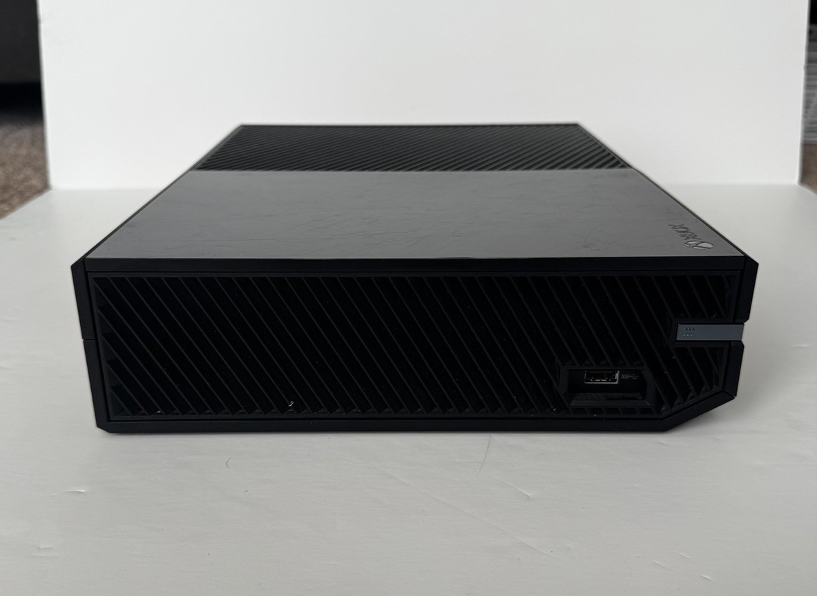 Microsoft Xbox One Home Console 1540 Black w/ Power Supply & Power Cord