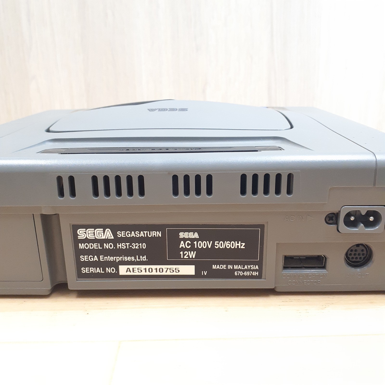 Sega Saturn Console in box with Controller & Memory HST-3210 Japanese System CIB