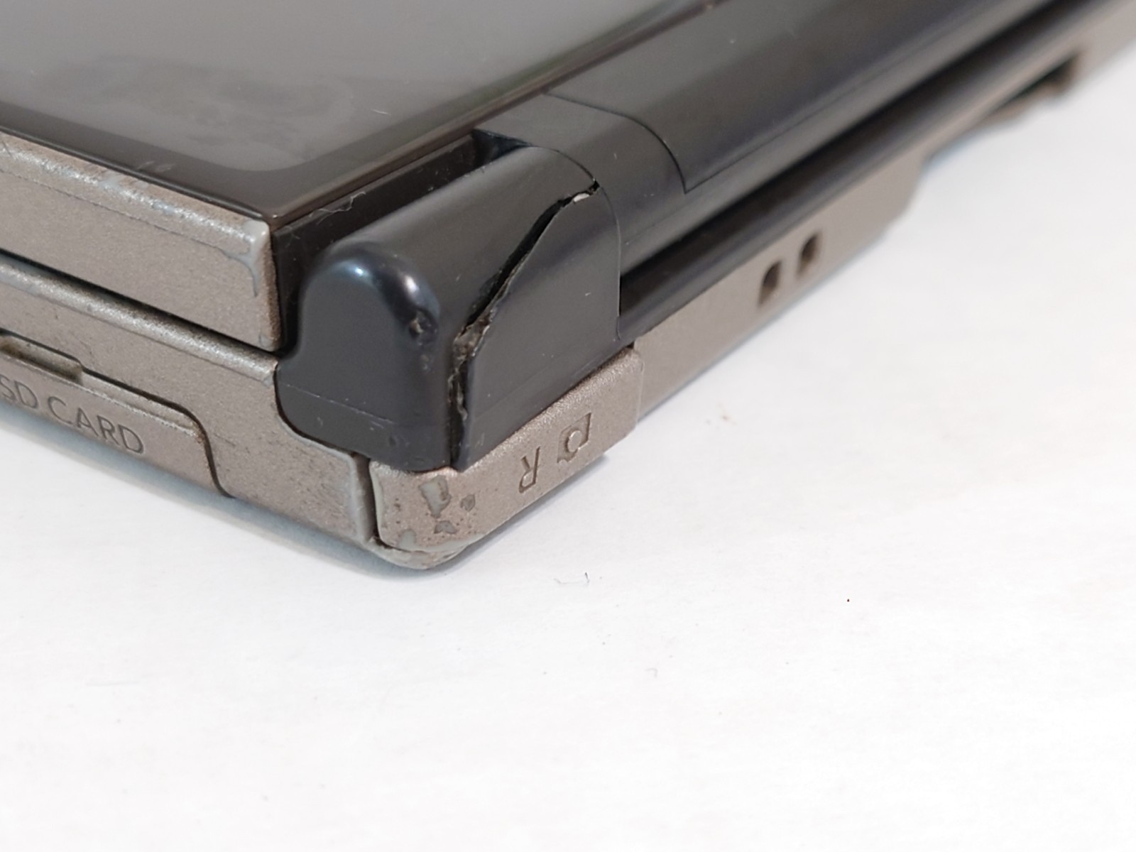 Nintendo DSi LL Bronze/Dark Brown JP Crack On Hinge, Yellow Screens Read Desc
