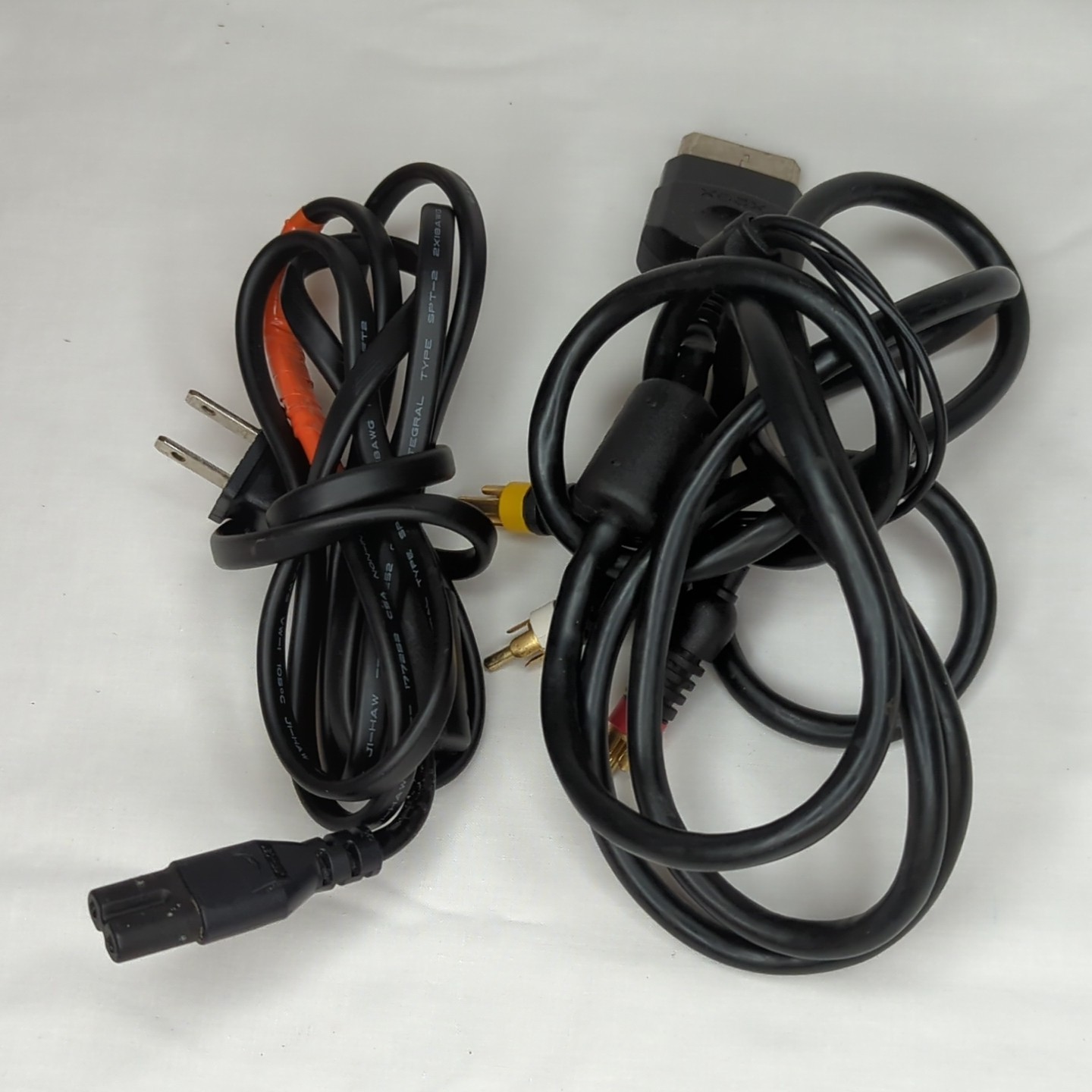 MICROSOFT XBOX CONSOLE WITH POWER CORD FOR PARTS AND REPAIR