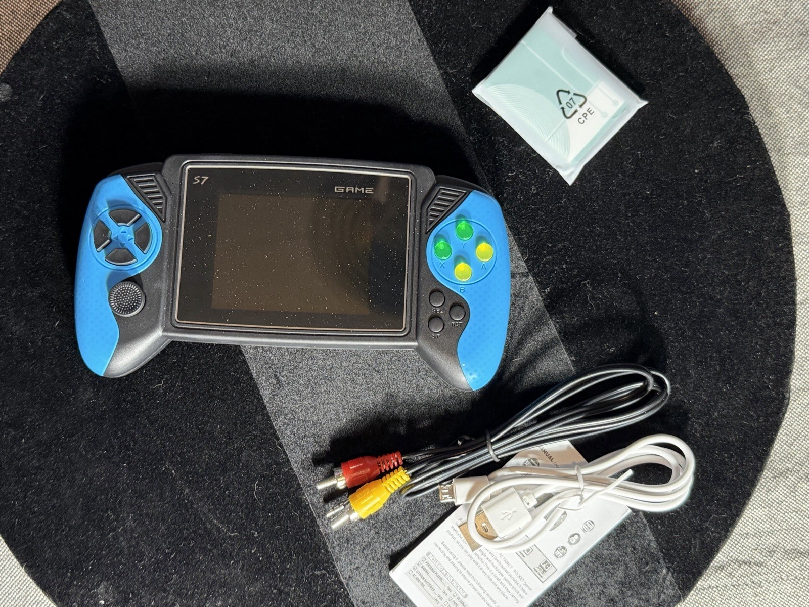 S7 Handheld Game Console 620 Built-In Games Retro Portable TV Output
