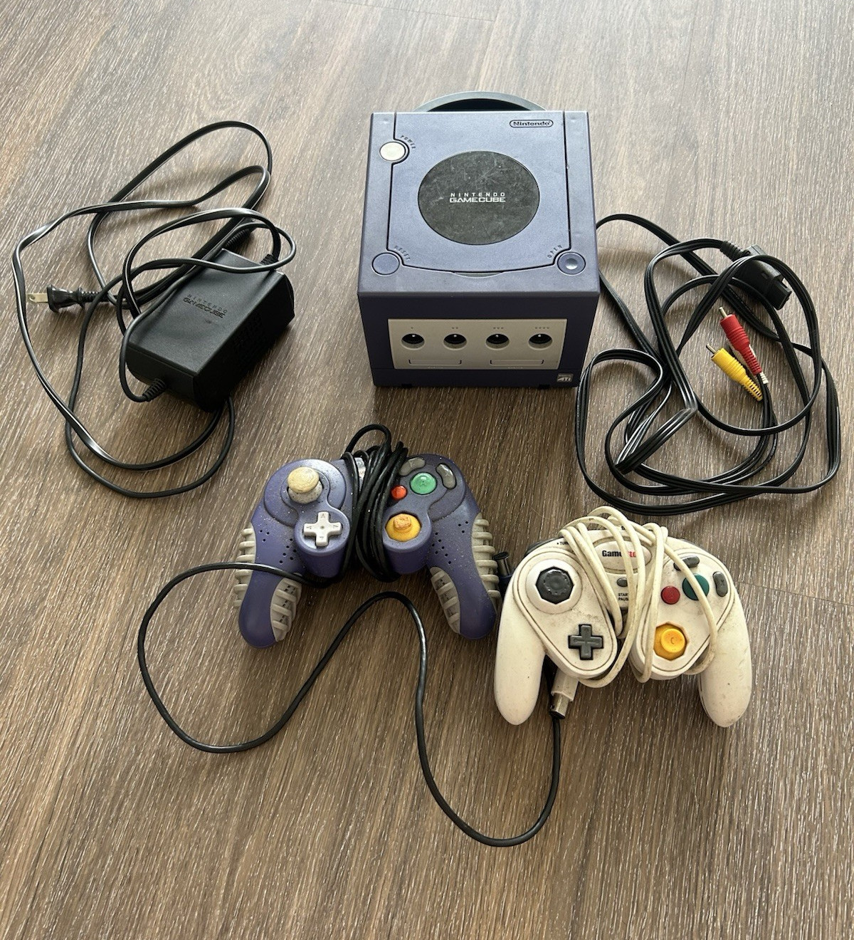 Nintendo GameCube Purple Console Bundle 2 Controllers Power AV Cables