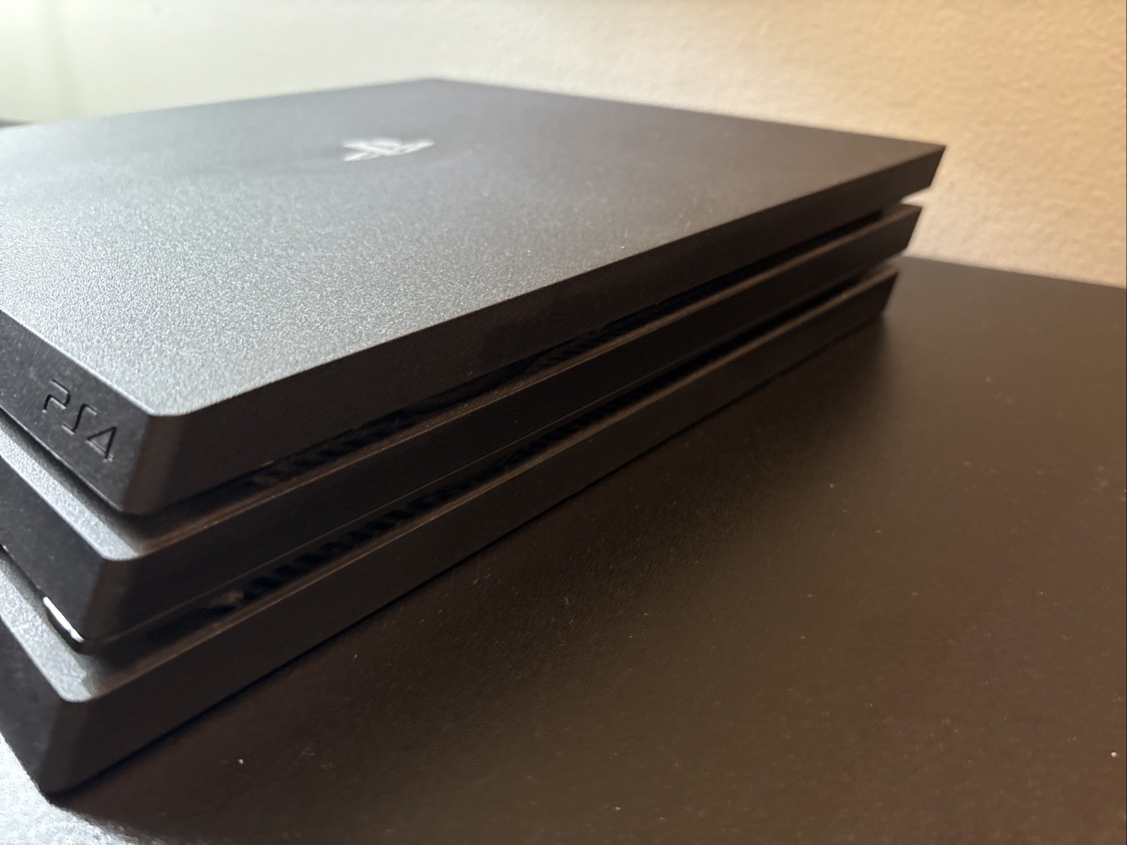 Sony PlayStation 4 Pro 1TB PS4 Console CUH-7215B W/Box & GTA5 Game – Great Cond.