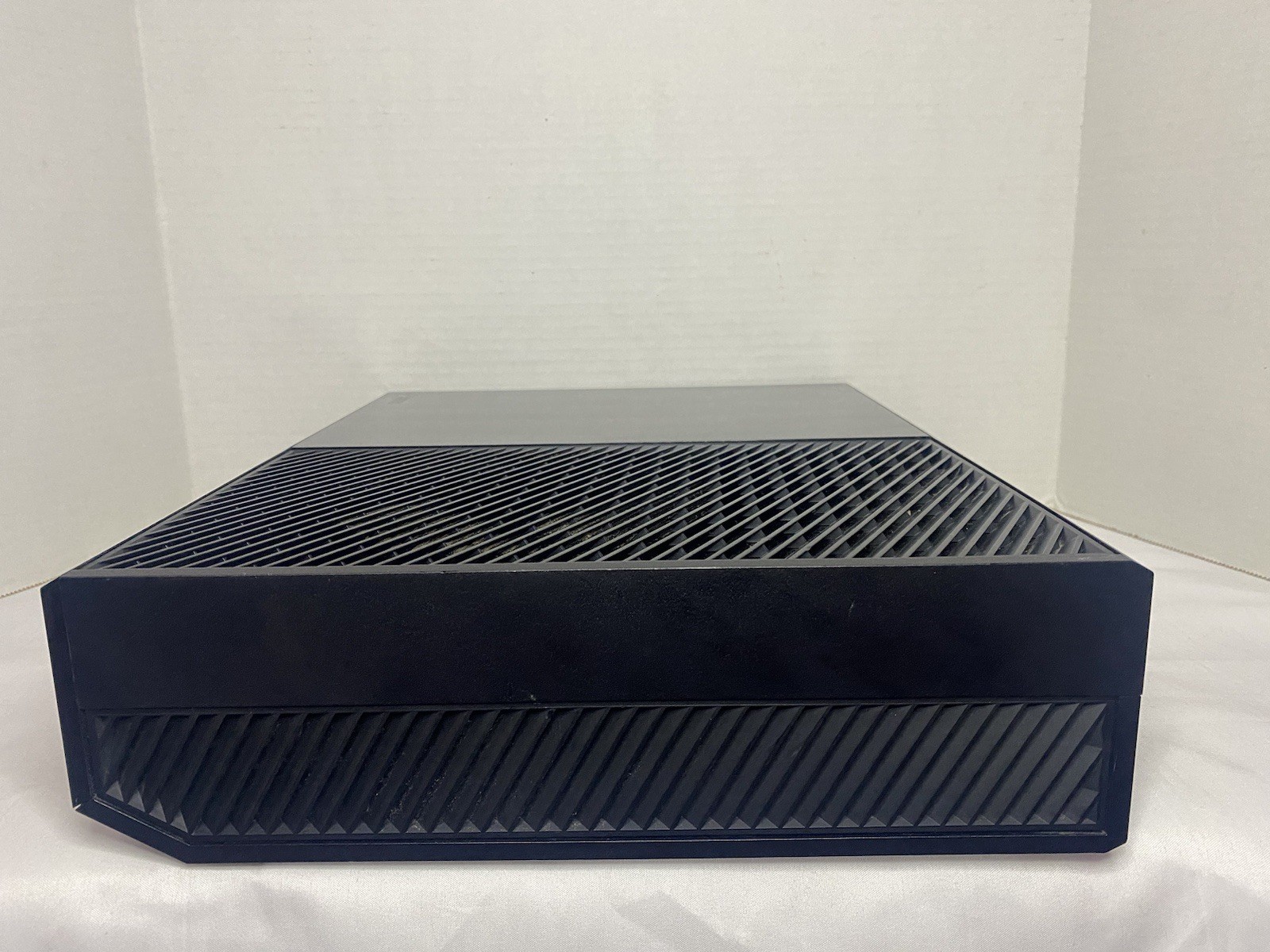 Microsoft original Xbox One console only 500GB – (1540) – Black – Tested/works