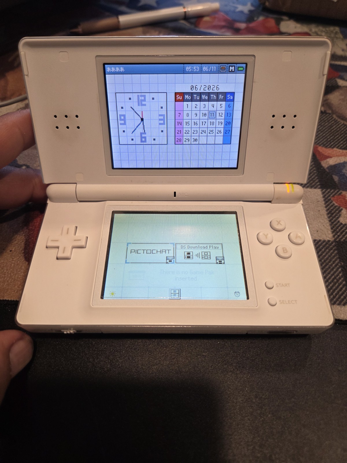 Nintendo DS Lite USG-001 JPN White Handheld Console Stylus Only Bad Hinge
