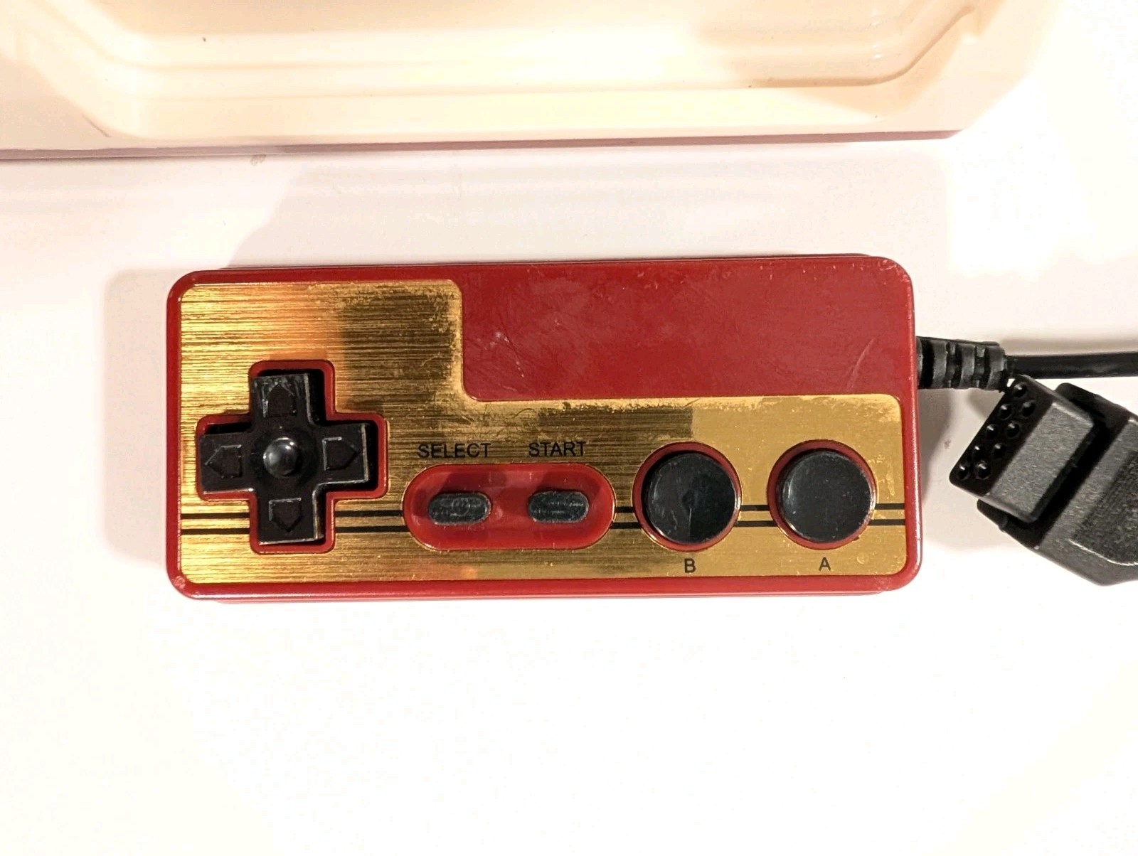 Mini Family Computer Retro 8-Bit Video Game Console with 600 Built-in NES Games