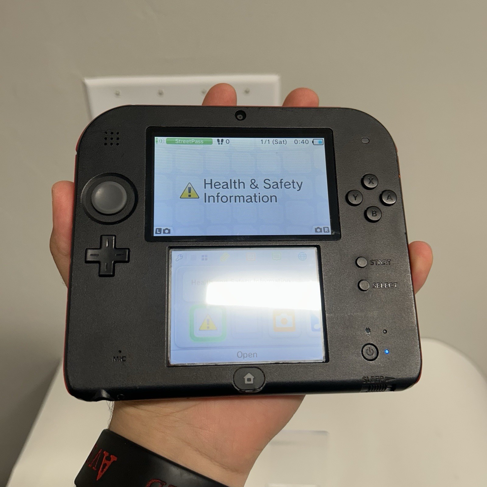 Nintendo 2DS Red/Black Handheld Console With Original Box Tested Working!