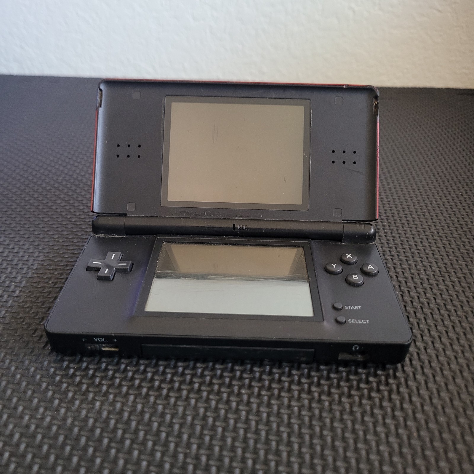 Nintendo DS Lite, Red/Black, For Parts Only, Charges But Won’t Turn On, USG-001