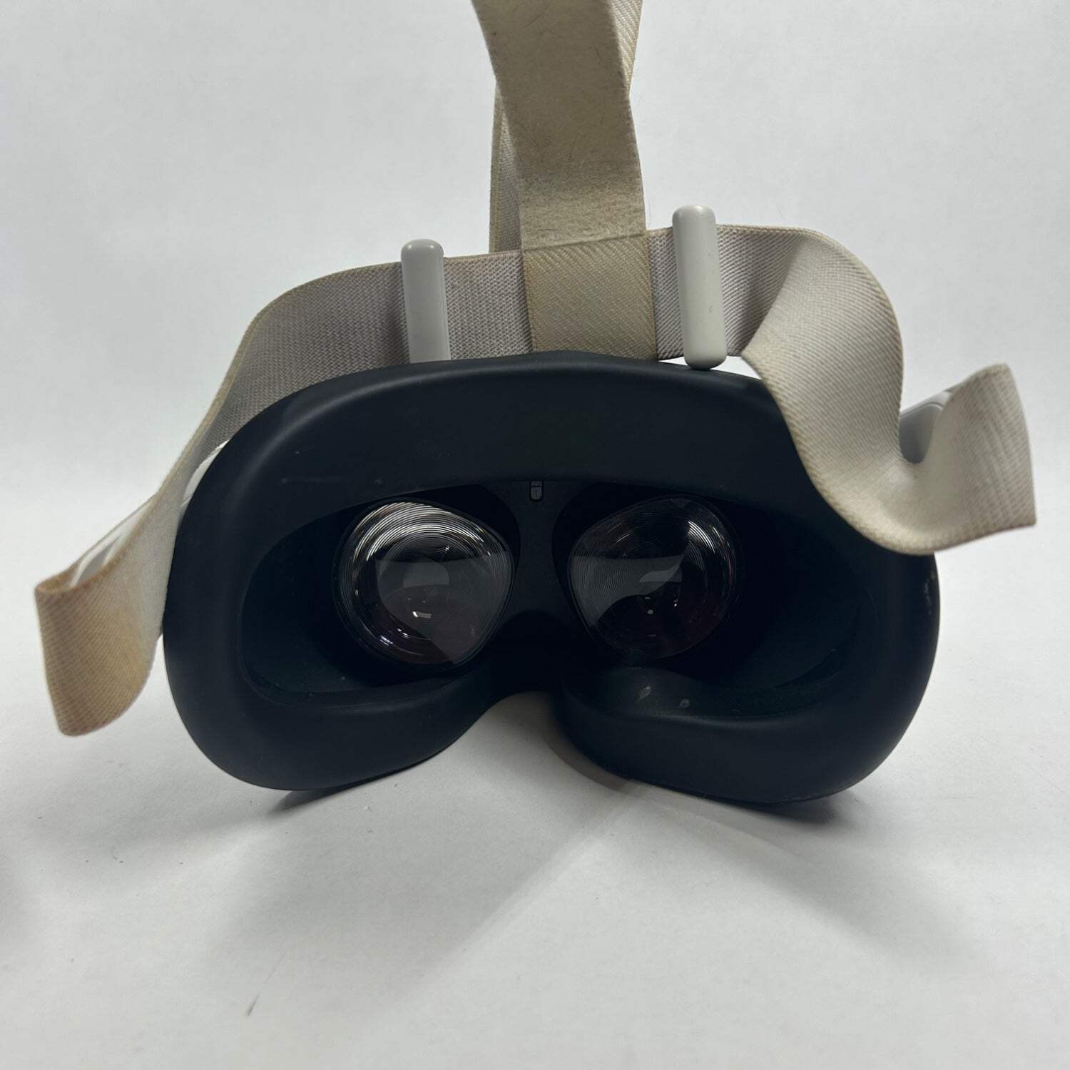 Broken Meta Quest 2 64GB Standalone All-in-One VR Headset KW49CM READ