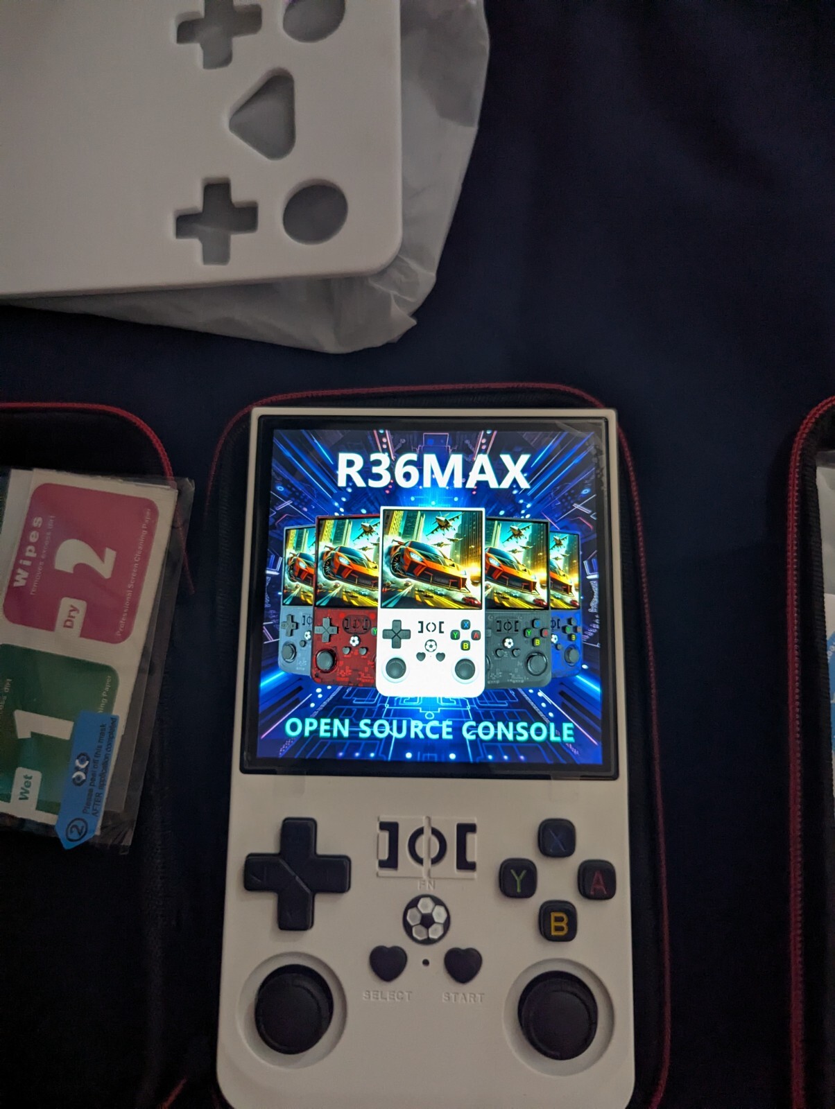 R36 Max 4 Inch IPS Screen Open Source Retro Pocket Handheld Video Game 128GB 22K