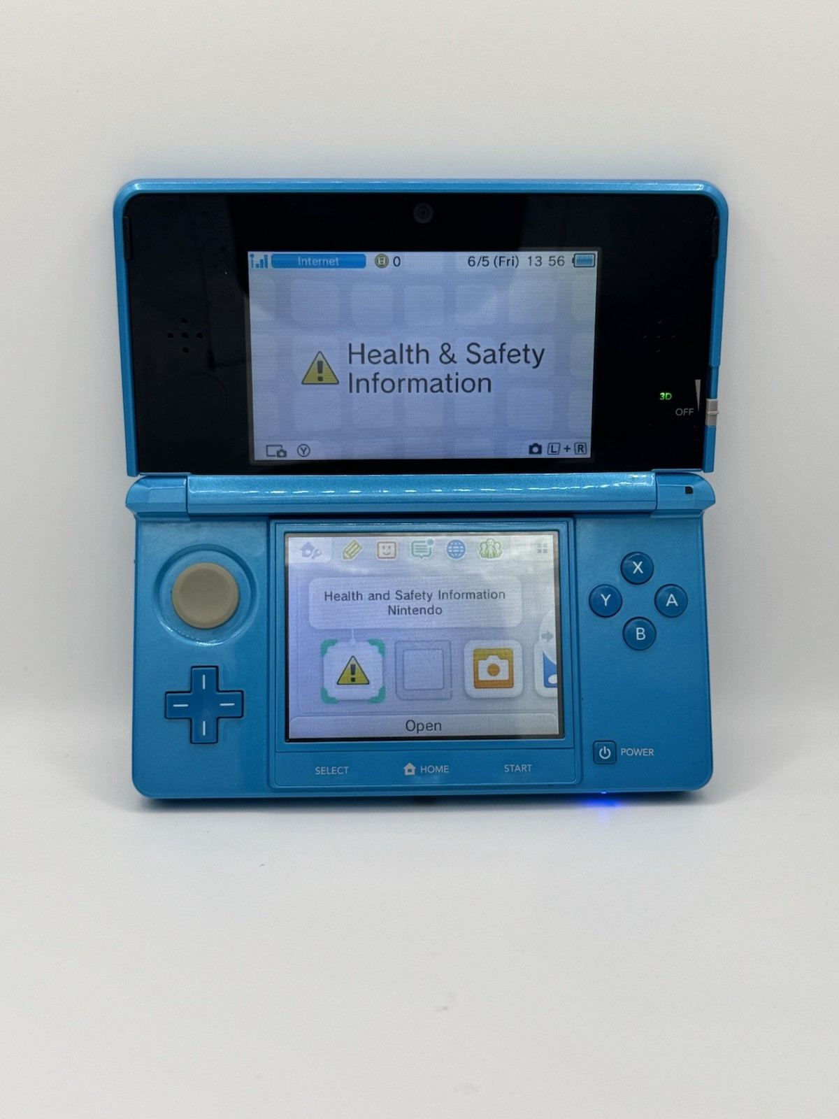 *US SELLER* Nintendo 3DS System in box -Light blue Region USA, Charger Tested